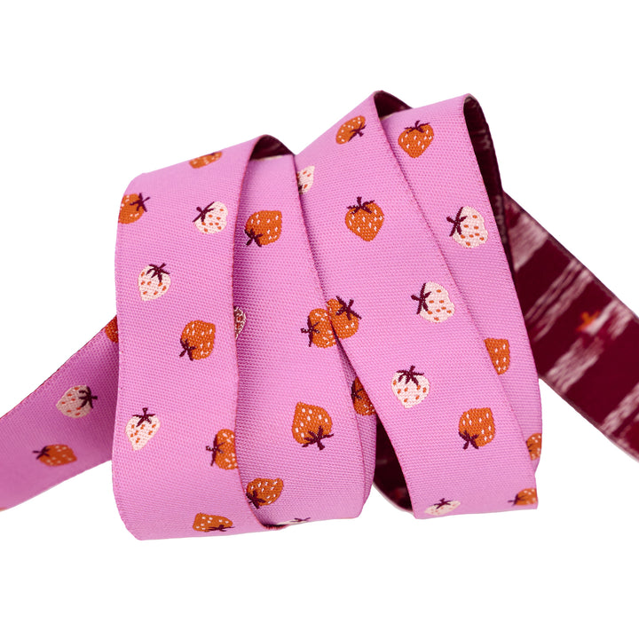 Strawberry - Strawberry Toss in Daisy - 7/8" width - by Kimberly Kight - 15 Yard Spool